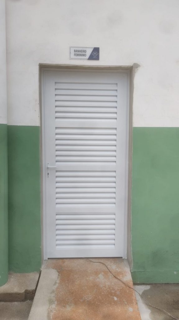ESQUADRIA DE ALUMÍNIO
