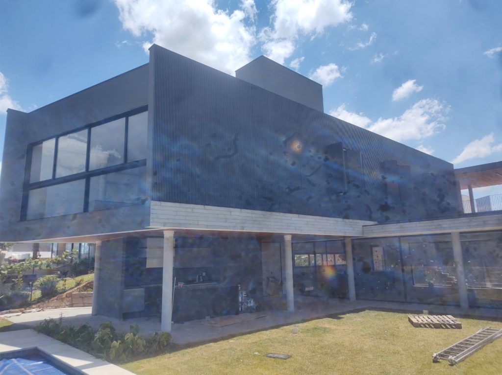 ESQUADRIA DE ALUMÍNIO
